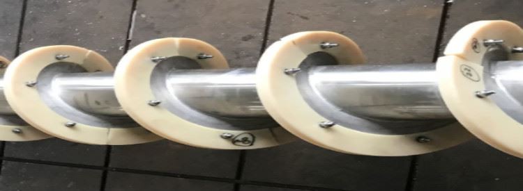 Flexible screw conveyor with nylon screw blade